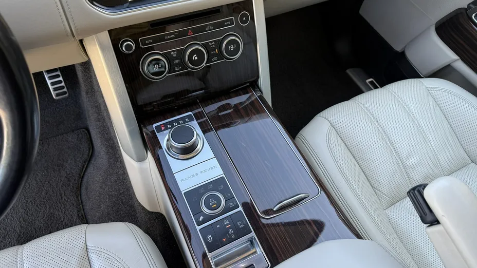 LAND ROVER Range Rover -