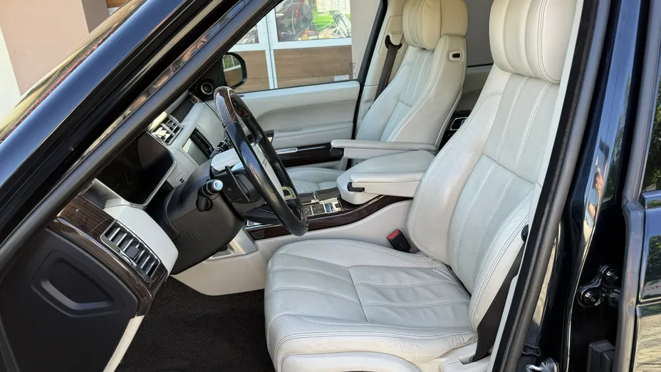 LAND ROVER Range Rover -