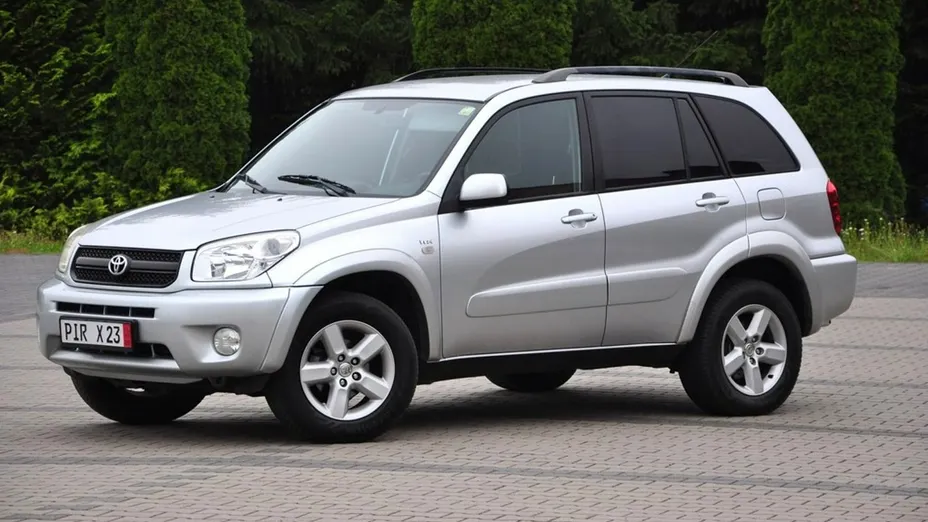 TOYOTA RAV4 -