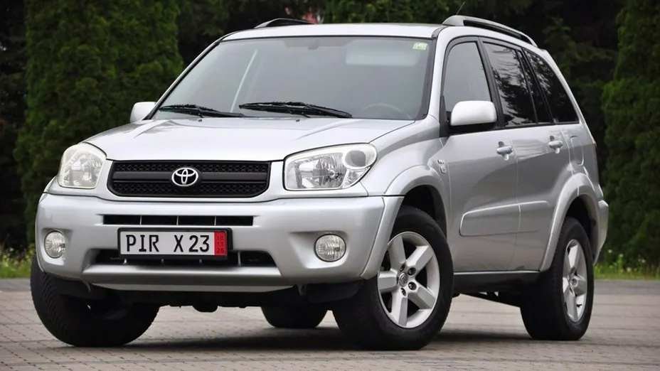 TOYOTA RAV4 -