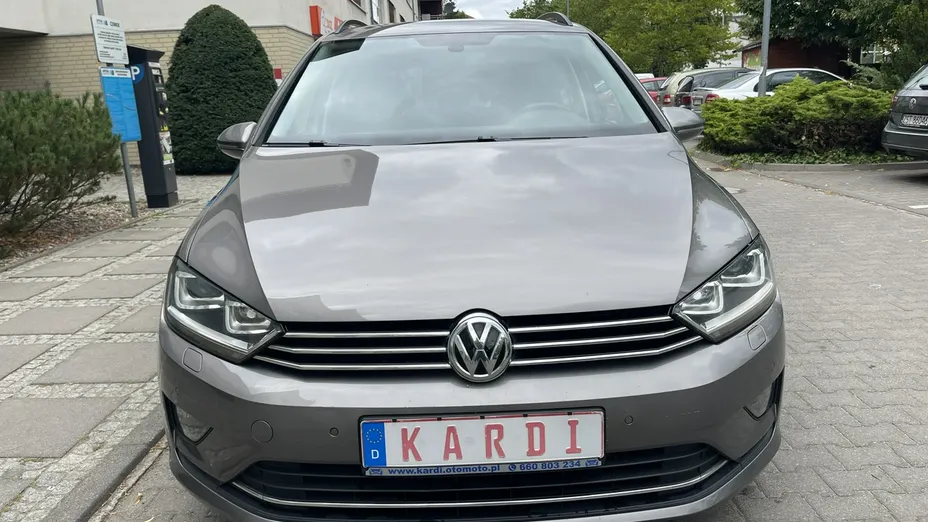 VOLKSWAGEN Golf Sportsvan -