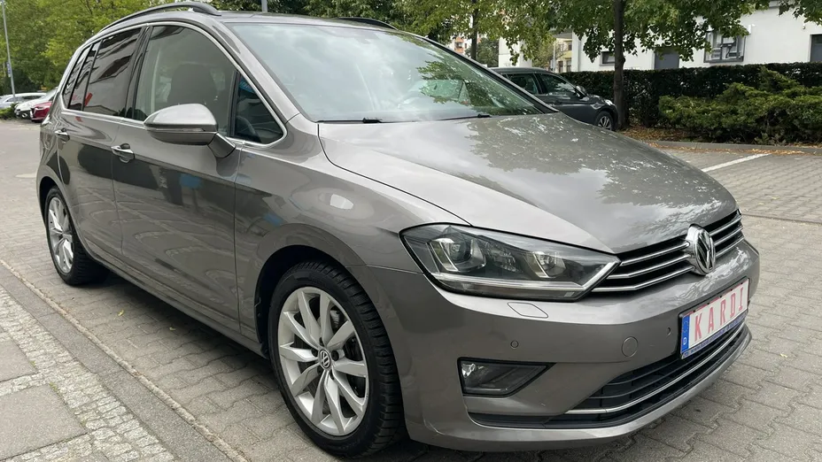 VOLKSWAGEN Golf Sportsvan -