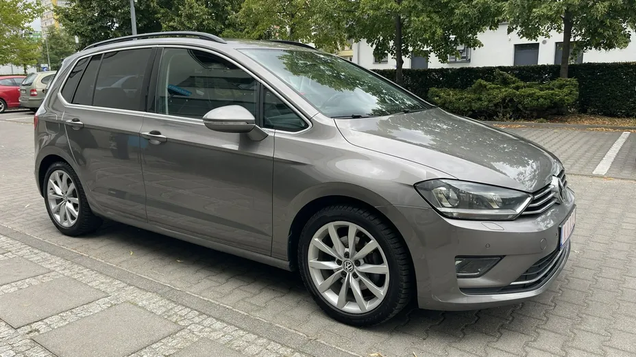 VOLKSWAGEN Golf Sportsvan -