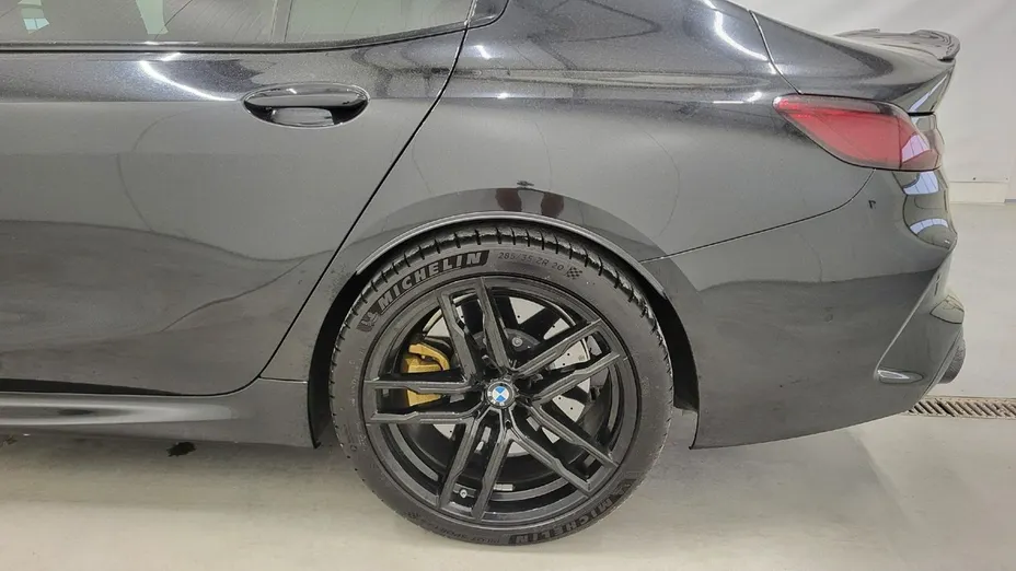 BMW M8 -