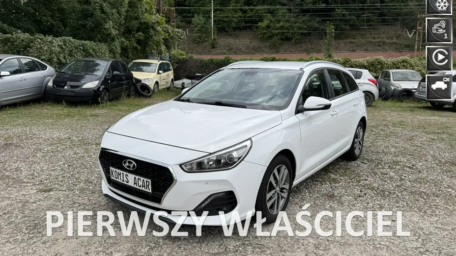 HYUNDAI i30 -