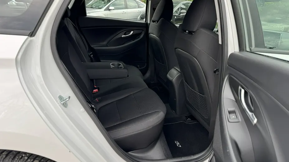 HYUNDAI i30 -