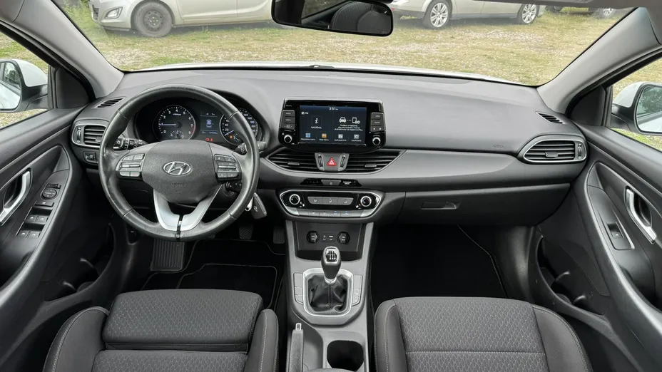 HYUNDAI i30 -