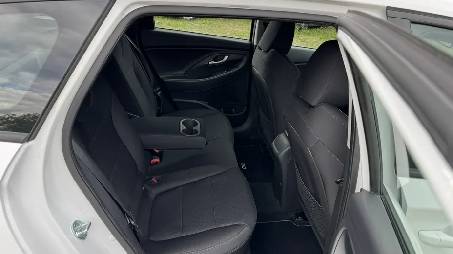 HYUNDAI i30 -