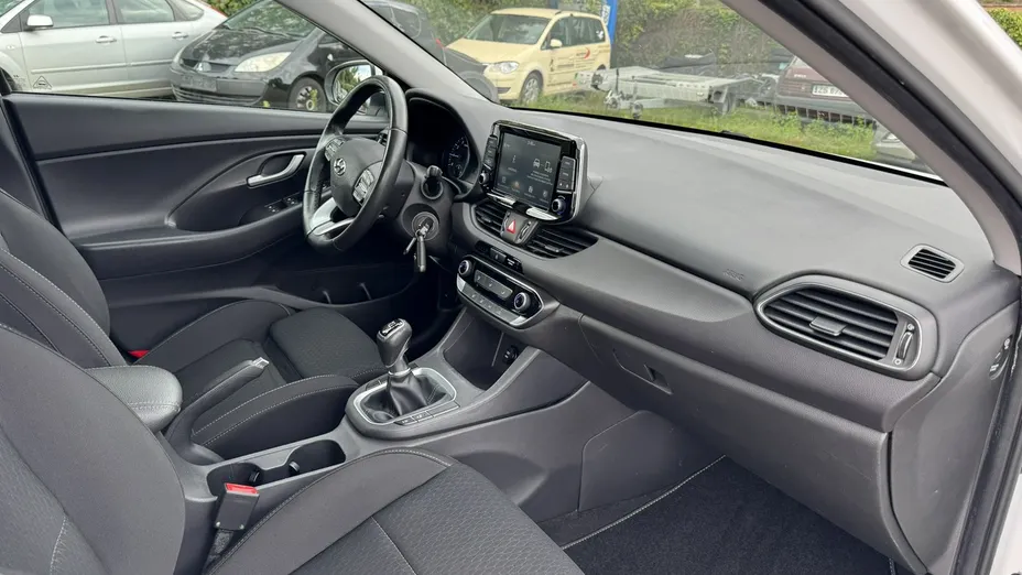 HYUNDAI i30 -