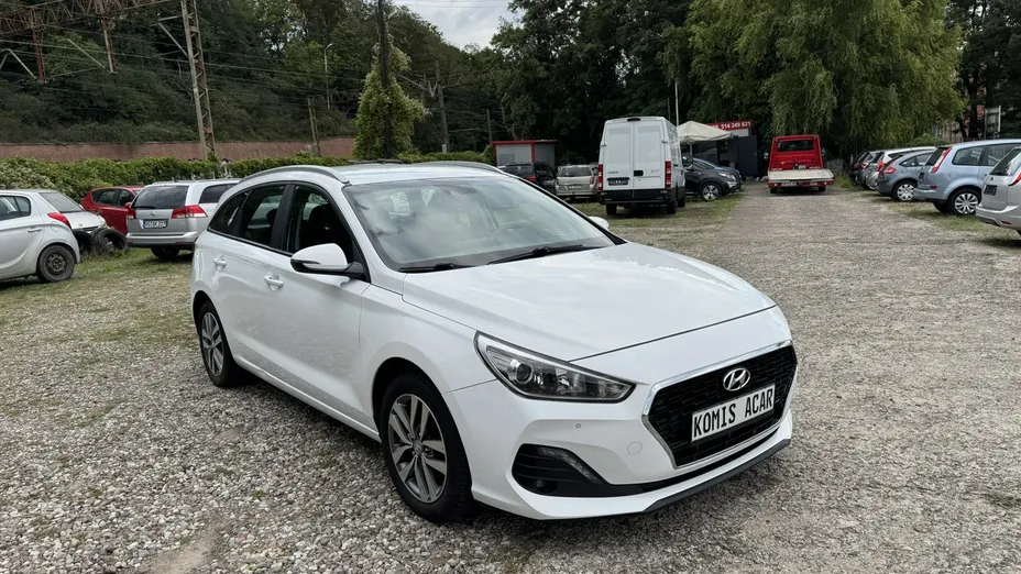HYUNDAI i30 -