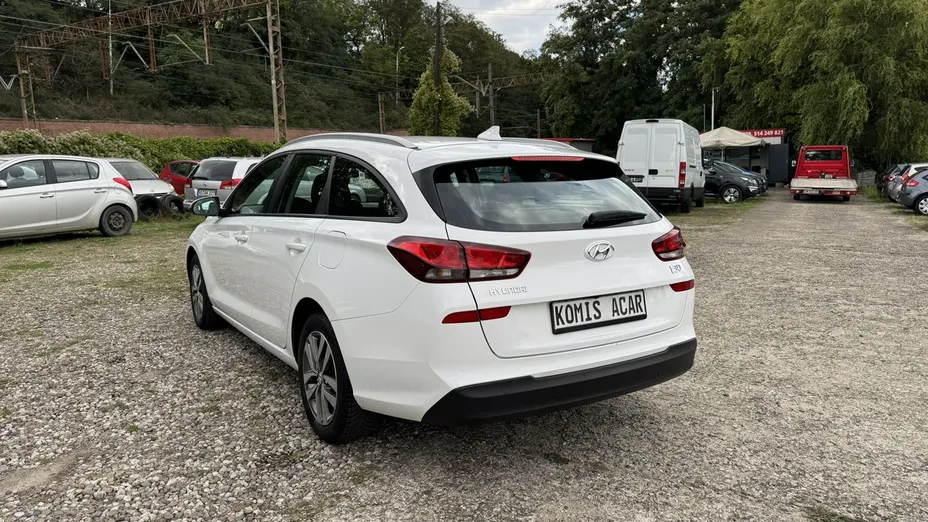 HYUNDAI i30 -
