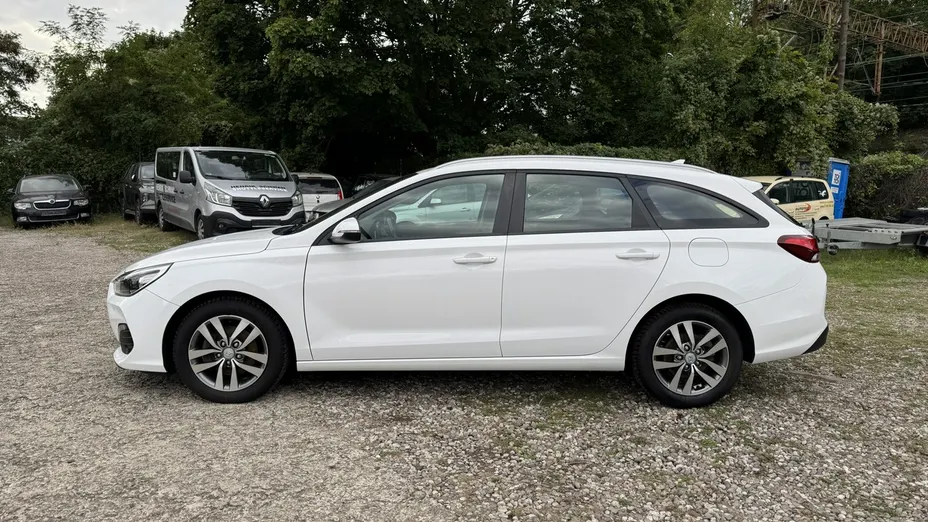 HYUNDAI i30 -