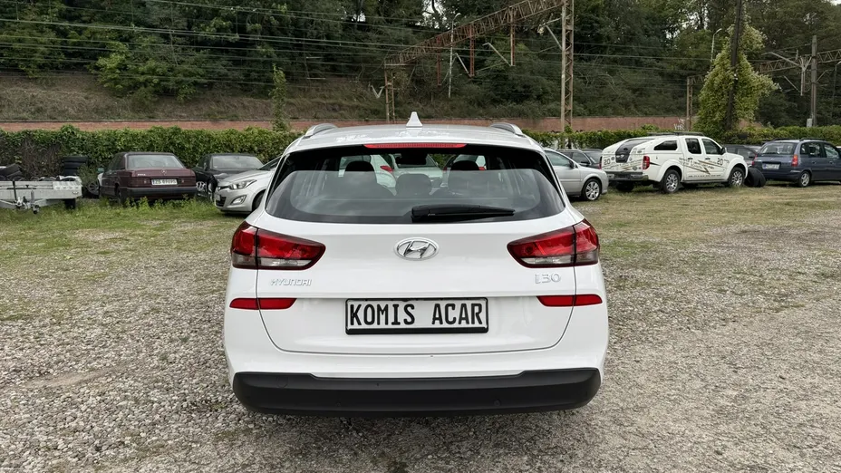 HYUNDAI i30 -