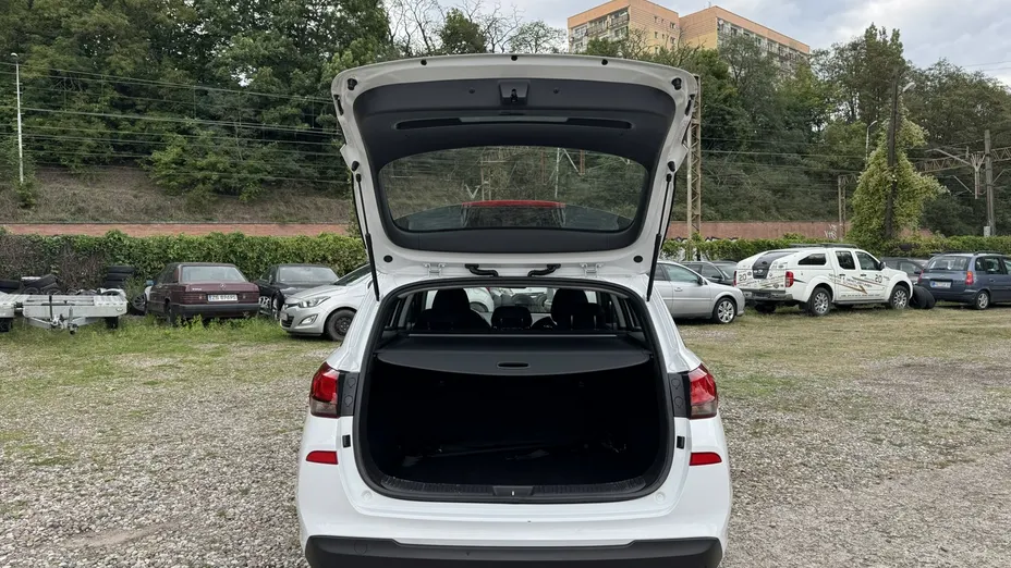 HYUNDAI i30 -