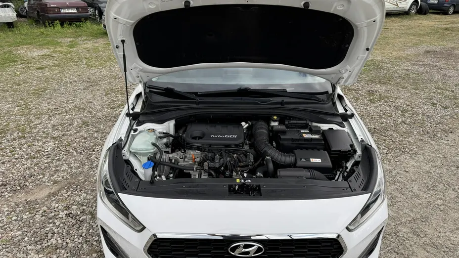 HYUNDAI i30 -