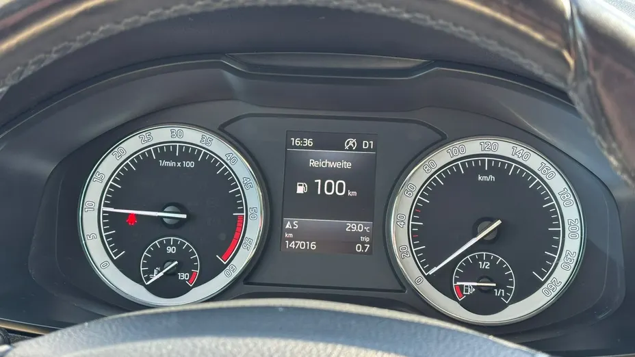 SKODA Karoq -