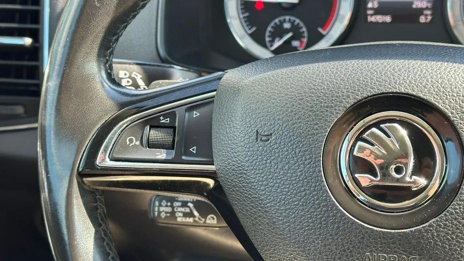 SKODA Karoq -