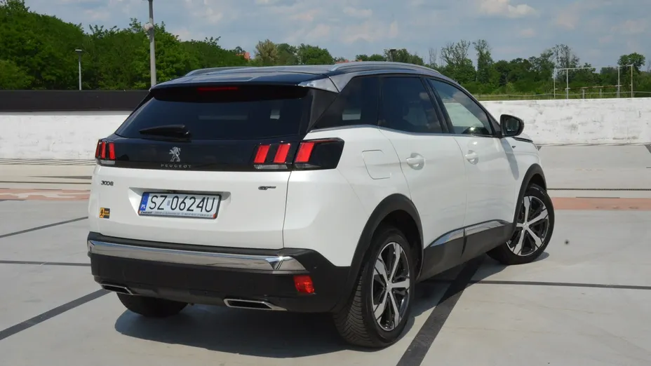PEUGEOT 3008 -