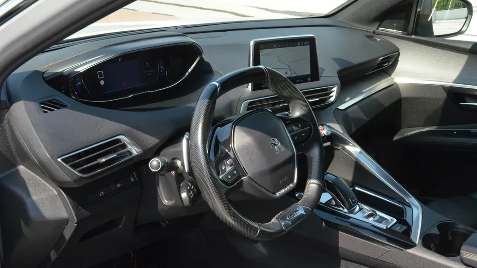 PEUGEOT 3008 -
