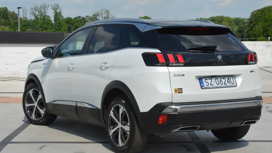 PEUGEOT 3008 -