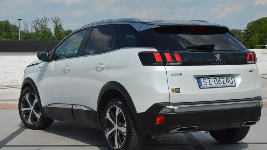 PEUGEOT 3008 -