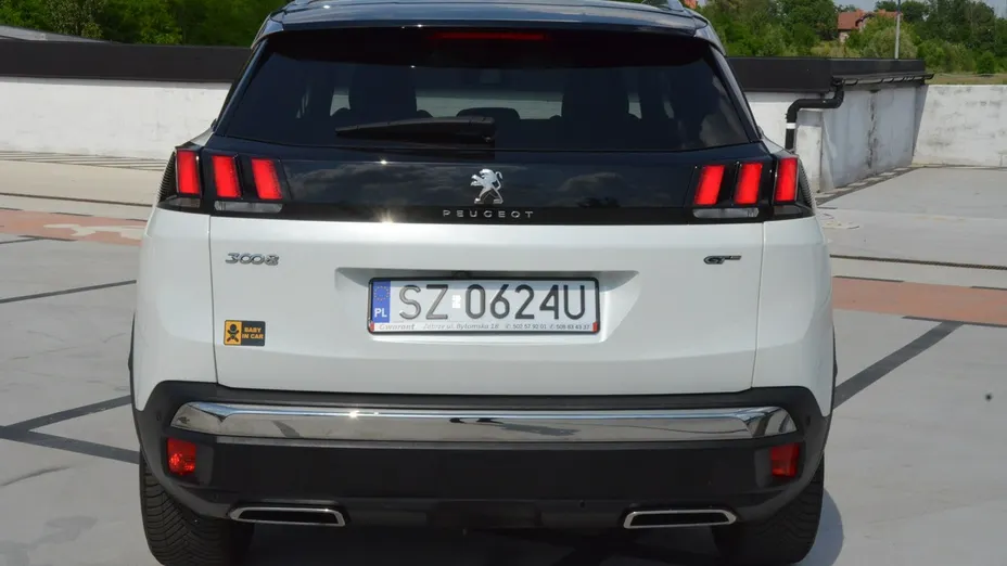 PEUGEOT 3008 -