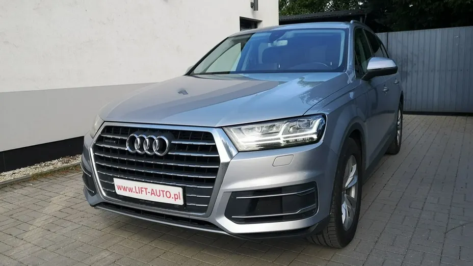 AUDI Q7 -