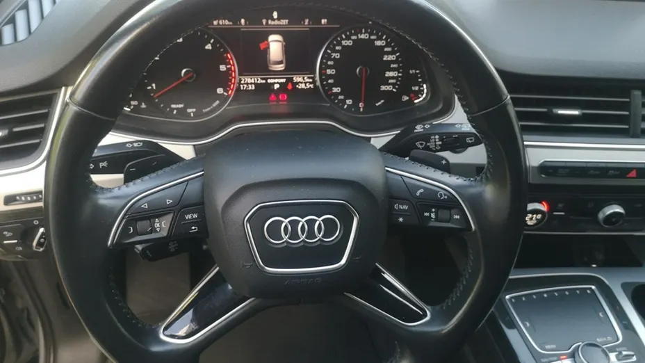 AUDI Q7 -