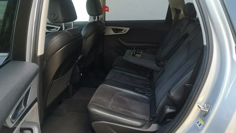 AUDI Q7 -
