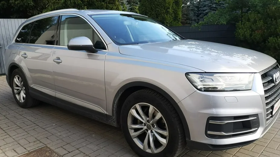AUDI Q7 -