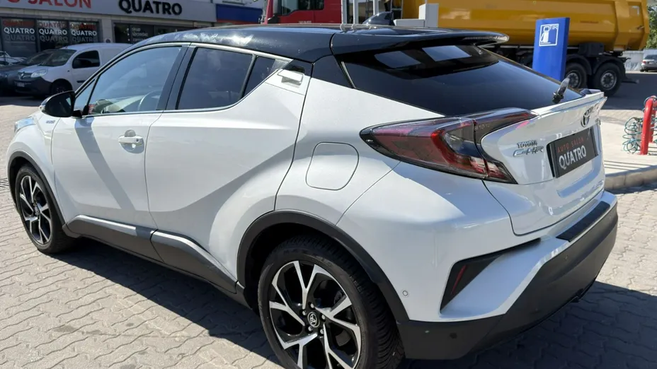 TOYOTA C-HR -