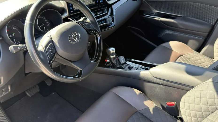TOYOTA C-HR -