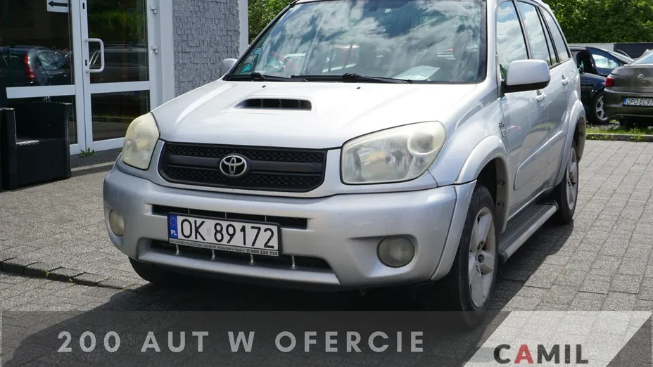 TOYOTA RAV4 -