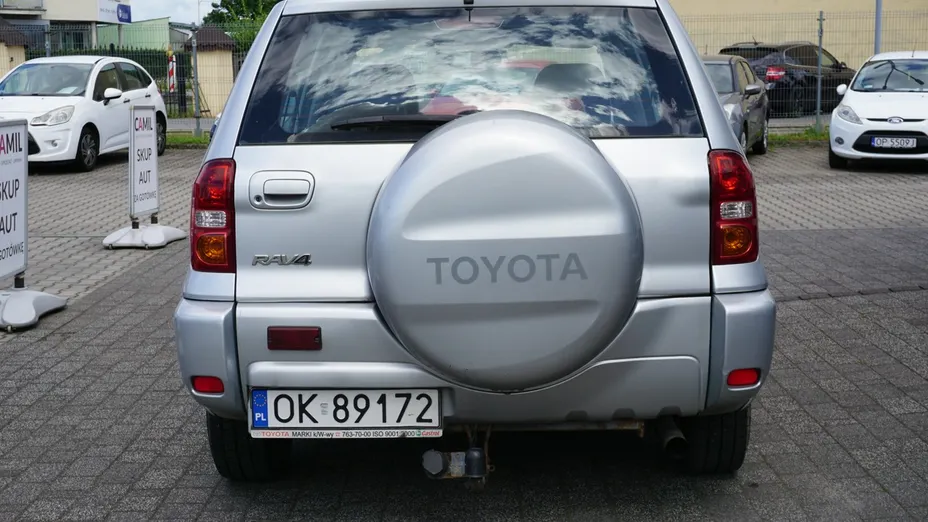 TOYOTA RAV4 -