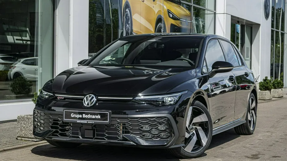 VOLKSWAGEN Golf -