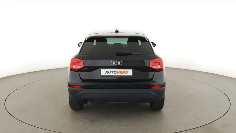 AUDI Q2 -