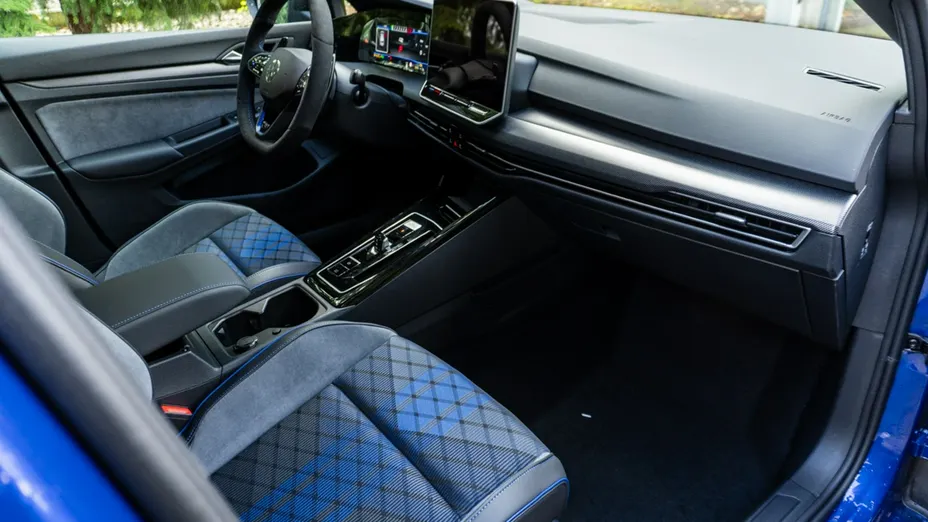 VOLKSWAGEN Golf -