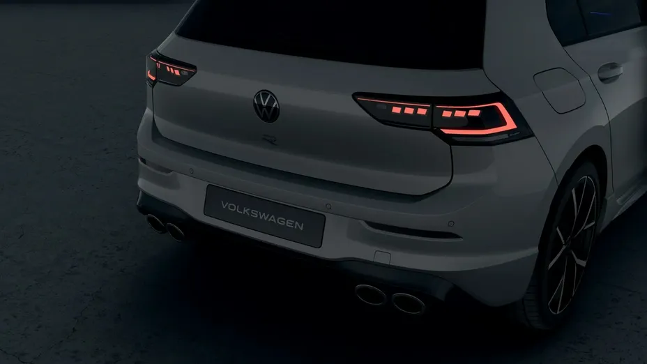 VOLKSWAGEN Golf -
