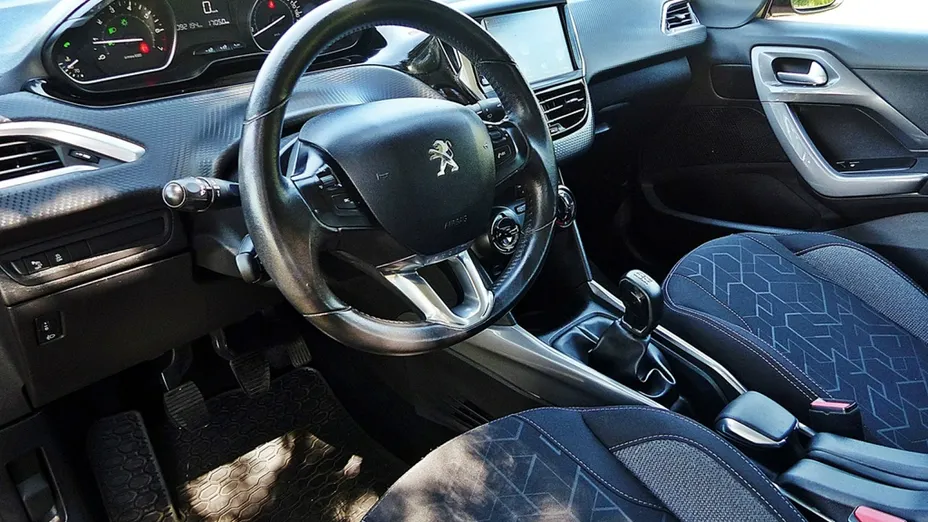 PEUGEOT 2008 -