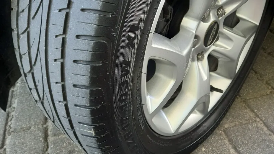 FORD Kuga -