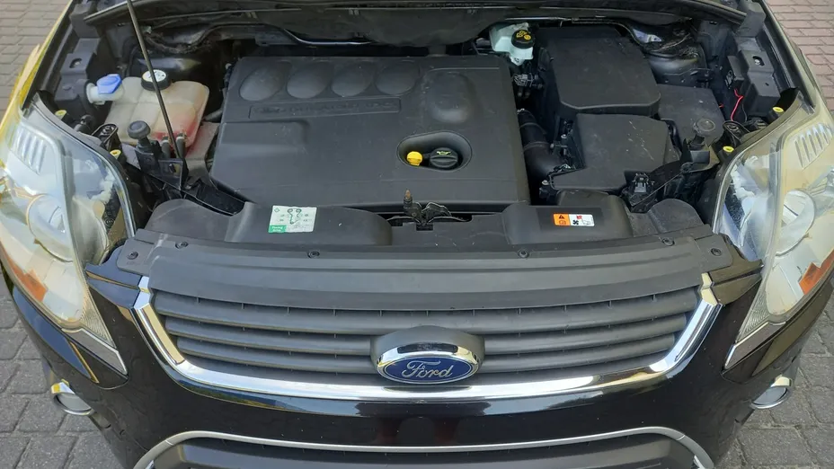 FORD Kuga -