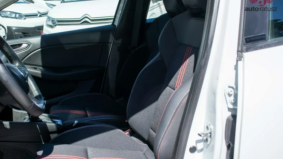 RENAULT Clio -