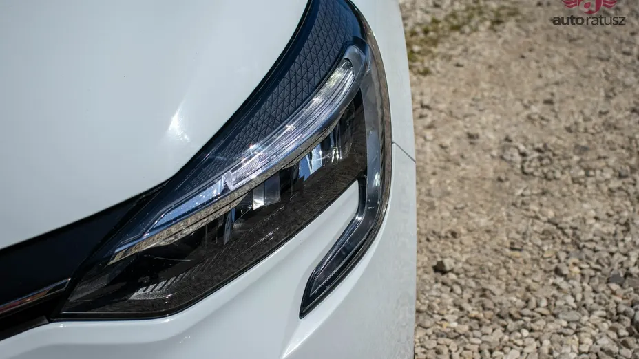 RENAULT Clio -