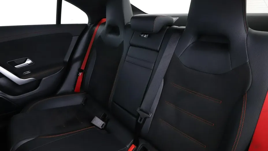 MERCEDES-BENZ CLA -