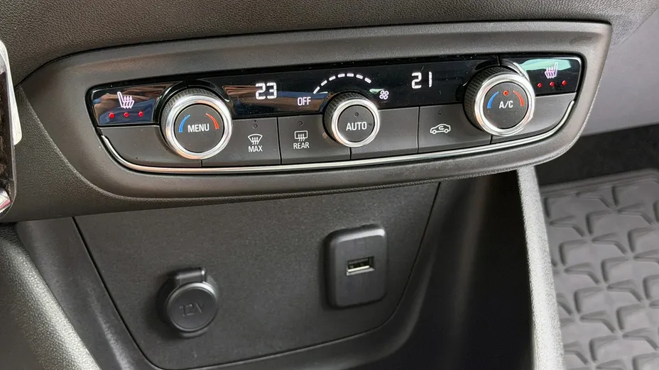 OPEL Crossland X -