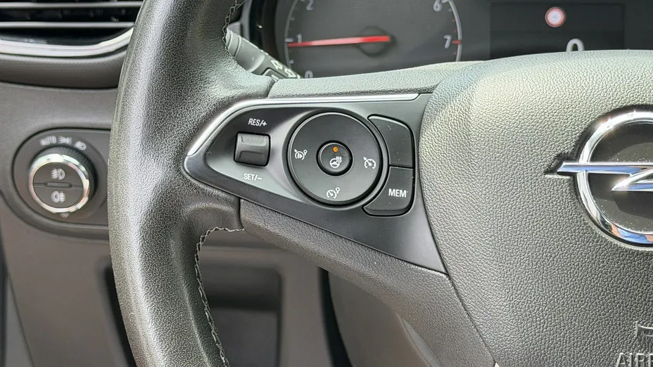 OPEL Crossland X -