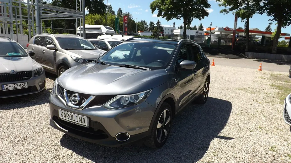 NISSAN Qashqai -