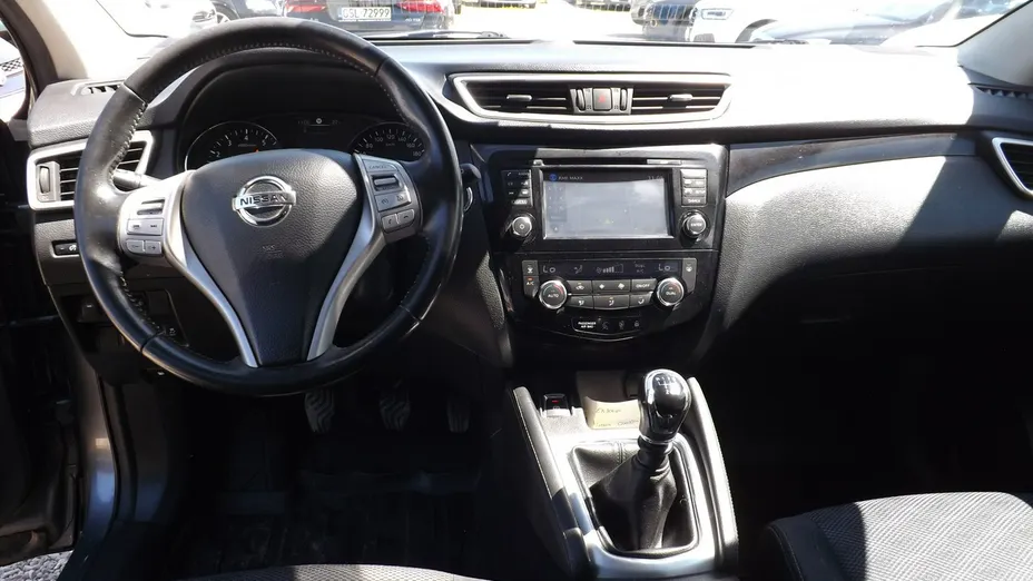 NISSAN Qashqai -