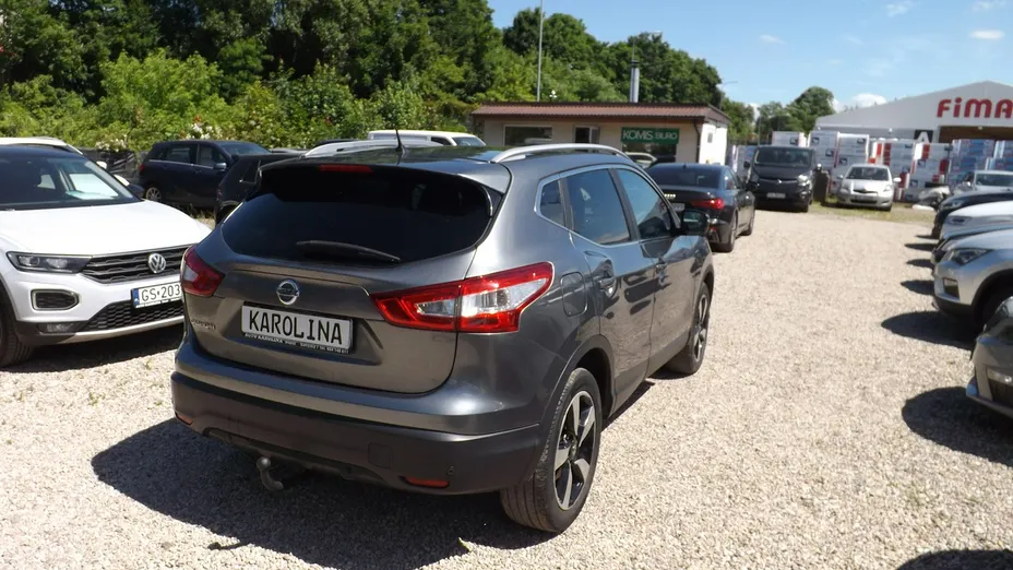 NISSAN Qashqai -