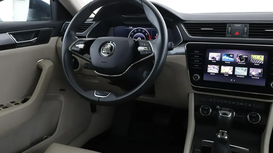 SKODA Superb -